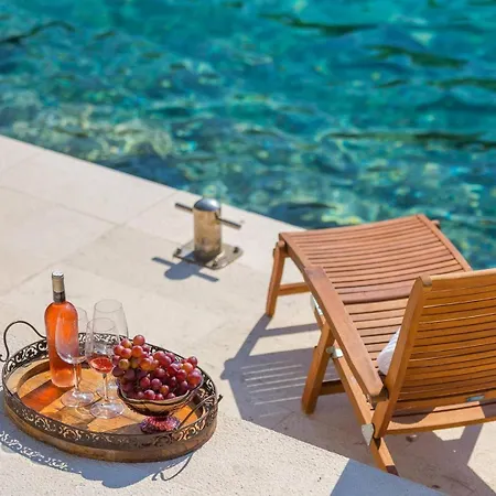 Seafront Marella فيلة