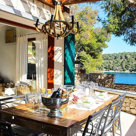 Vila Seafront Marella Milna (Brac)