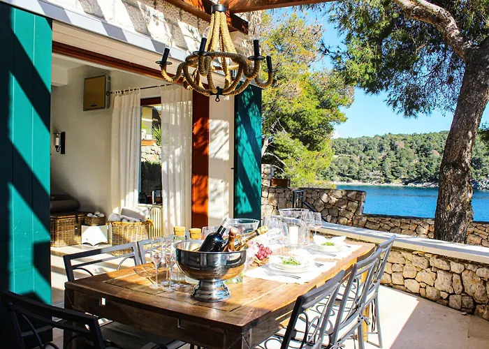 Villa Seafront Marella Milna (Brac)