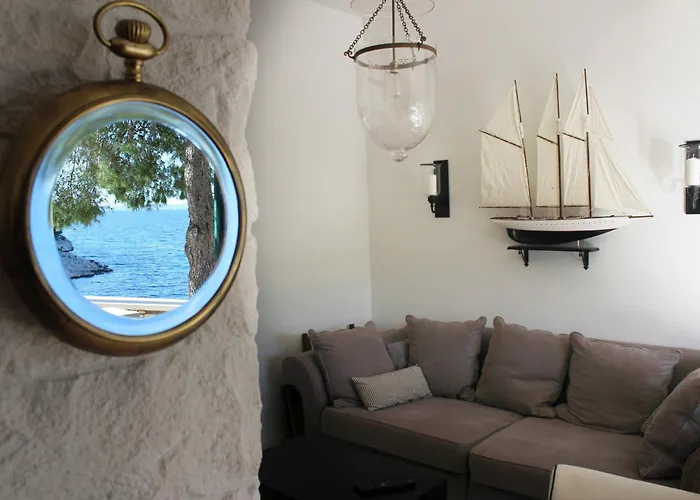 Villa Seafront Marella Milna (Brac)